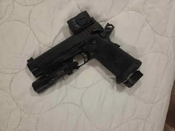 Staccato P dlc barrel, aimpoint acro p2, surefire