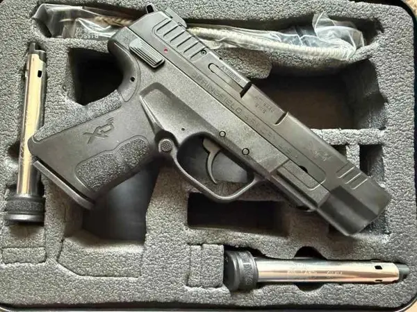 Springfield Armory XDe 4.5 - Like New
