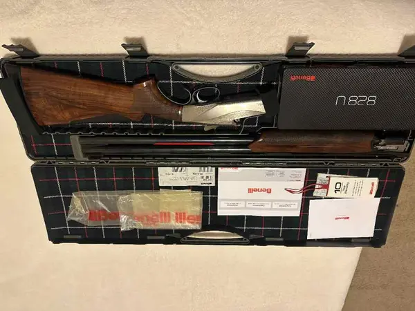 Benelli 828U