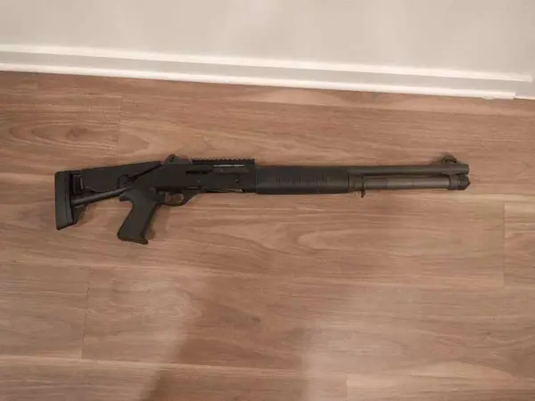 Benelli M4 Tactical LE