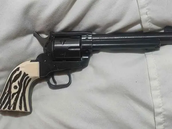 22LR/22Mag revolver, cowboy pistol