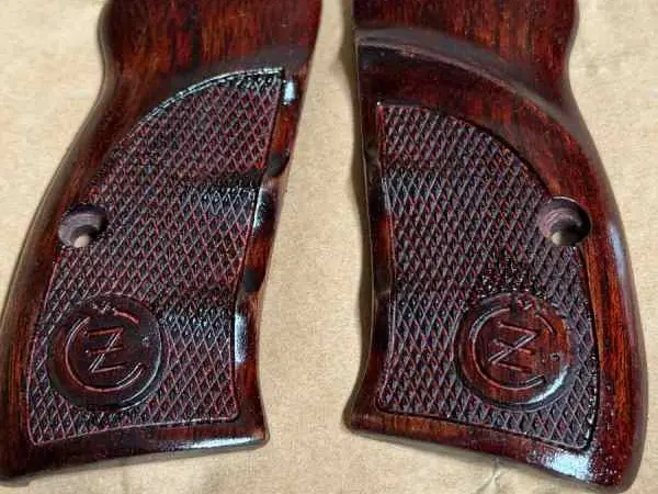 P-01 Marschal Grips