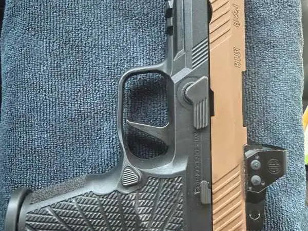 Sig M17 FSOT with lots of extras