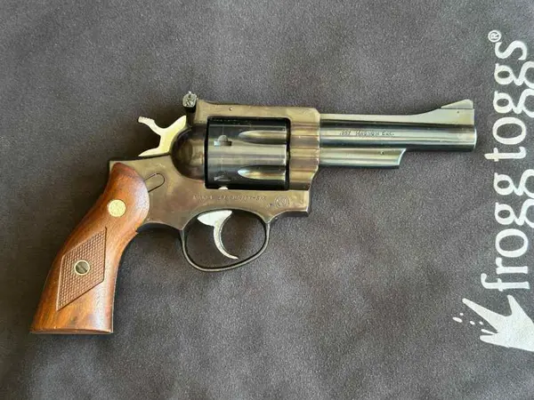 RUGER SECURITY SIX .357 REVOLVER