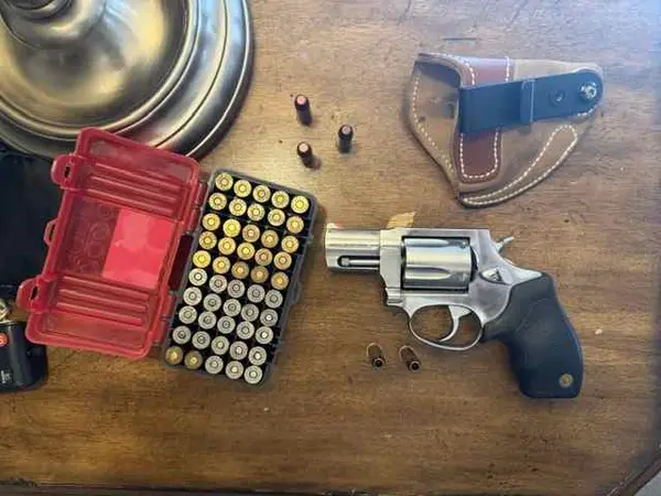 Taurus 605 Stainless Steel 38spl/357 mag like new