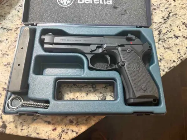 Beretta 40 SS black synthetic grip