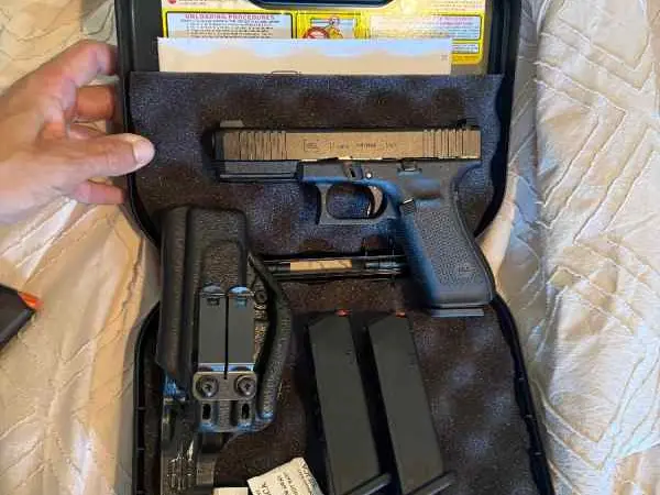 New Glock 17 GEN 5 with extras