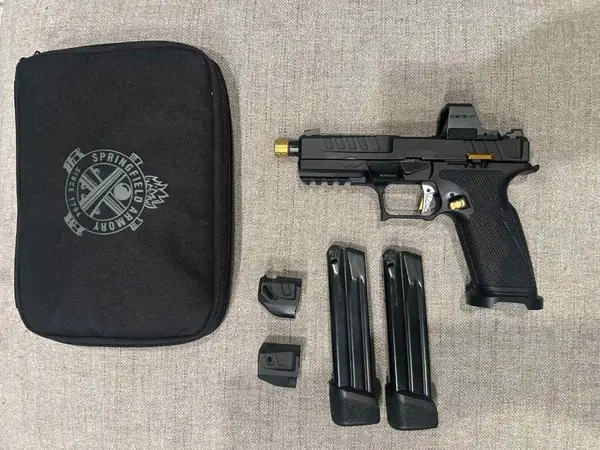 REDUCED - Springfield Echelon with Icarus Grip