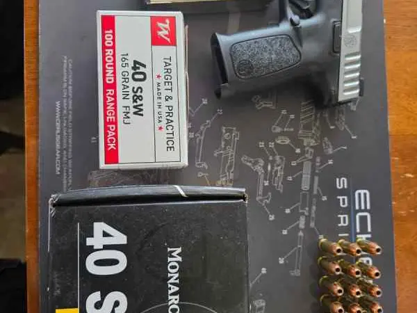 Smith & Wesson SD40 2.0 with extras