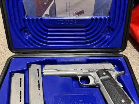 Dan Wesson Valor 1911 - .45