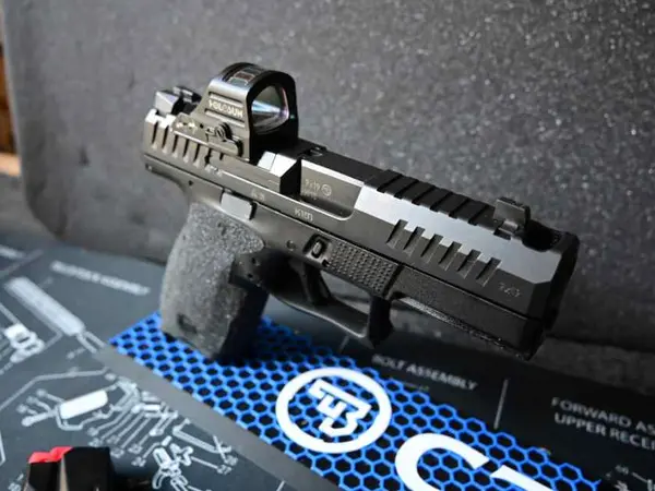 CZ P10C Ported with 507C and extras