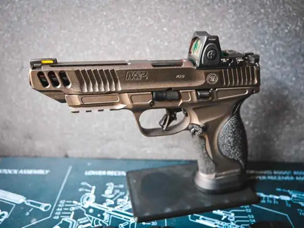 S&W M&P M2.0 Competitor with Trijicon