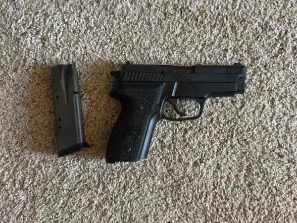 SIG SAUER P229 - .40 S&W