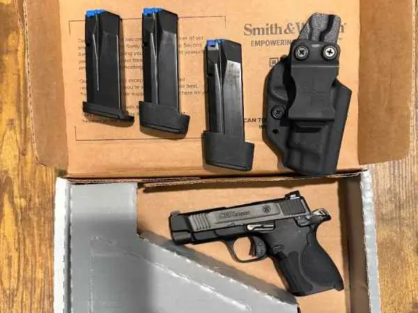 S&W CSX E-Series 3.6” w Holster