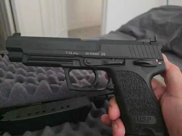 HK USP 9mm EXPERT