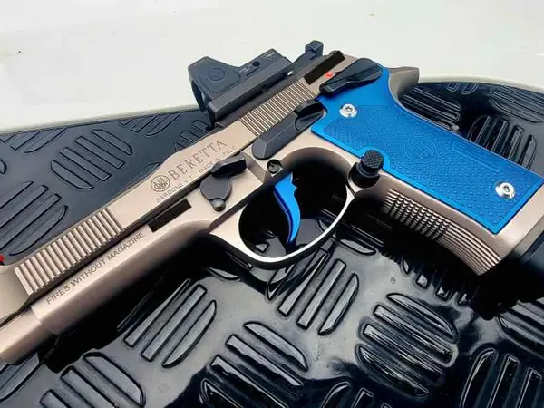Beretta 92X Performance Defensive + Trijicon RMR