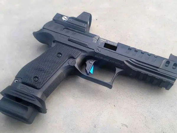 Walther PPQ Q5 Match Pro Steel Frame Leupold DPP