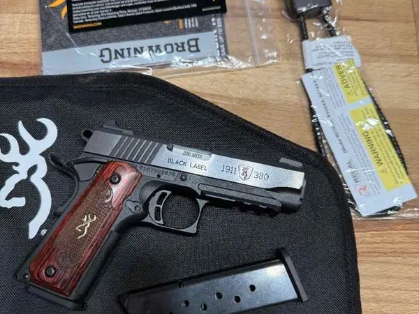 Browning 1911-380 Black Label Medallion Pro