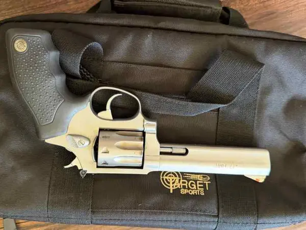 Taurus 17hmr revolver