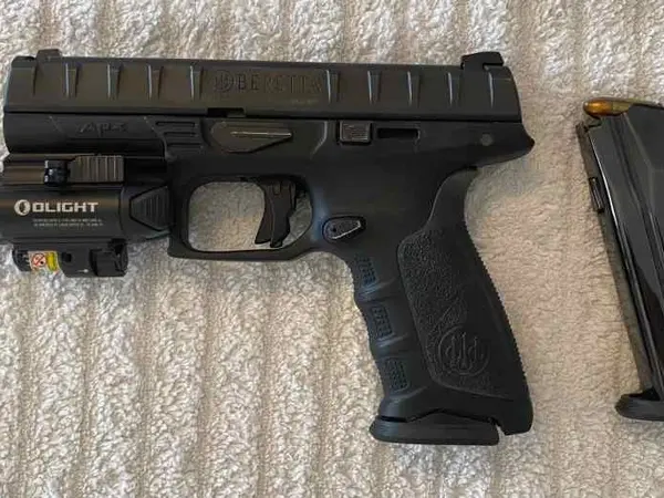 BERETTA APX w/BALDR PRO OLIGHT/GREEN LASER COMBO