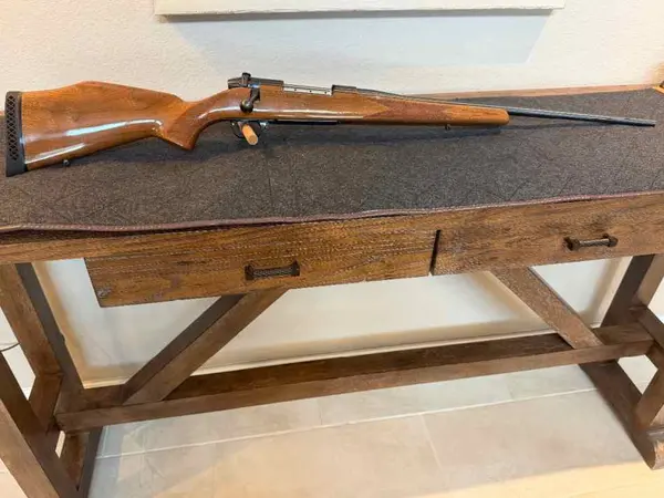 Weatherby Mark V Deluxe .270 Wby Mag