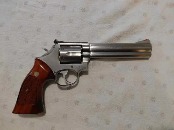 Smith & Wesson .357 686 in original box