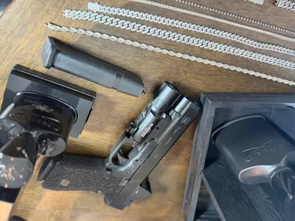 Glock 34 looking for 26 dual tone plus cash. Or $