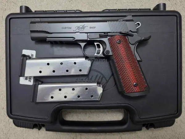 KIMBER-CUSTOM-GOLD COMBAT RL II. **NEW CONDITION**