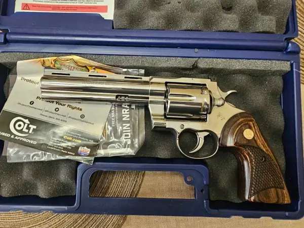 New Colt Anaconda 44 Magnum 6in Stainless