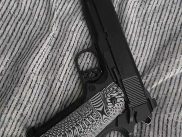 Dan Wesson Valor .45ACP