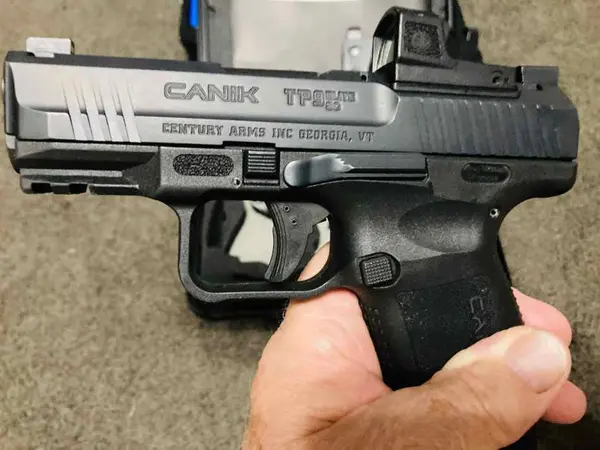 Canik TP9 Elite SC, threaded barrel & Romeo Elite