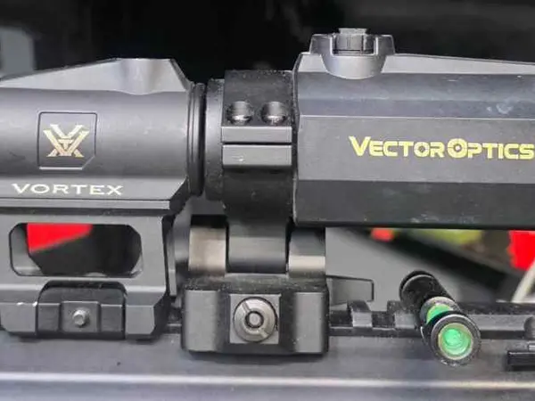 VORTEX REDDOT WITH VECTOR MAGNIFIER