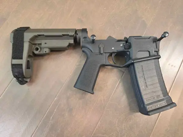 Deserttech Quattro 15 lower with sb pistol brace