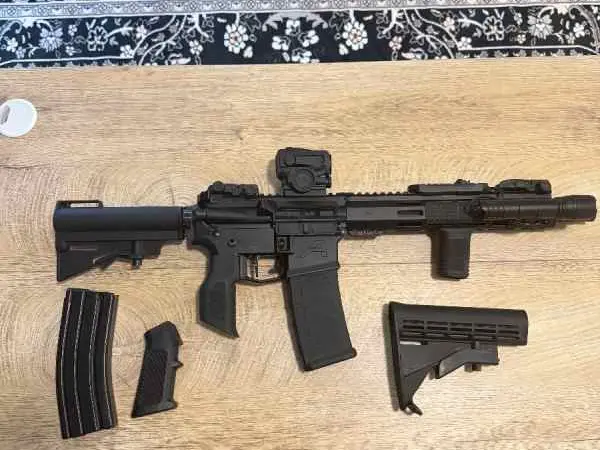 11.5in Aero Precision AR15 pistol with FRT