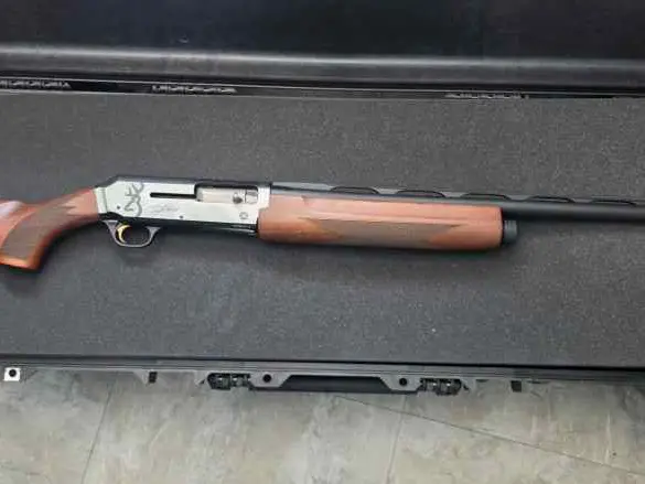 2025 Browning Silver Field 12ga – 28" – Satin Waln