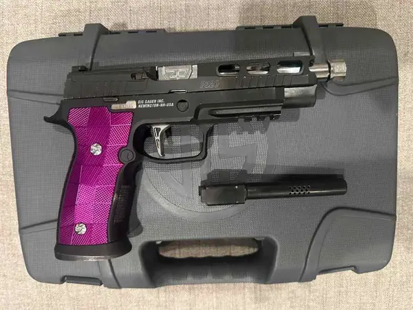P320 AXG Pro Cut with Goodies