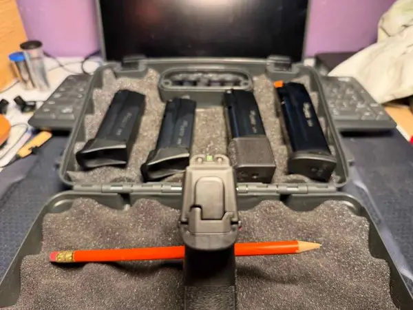 Sig SAUER p365 optics ready with 4 mags
