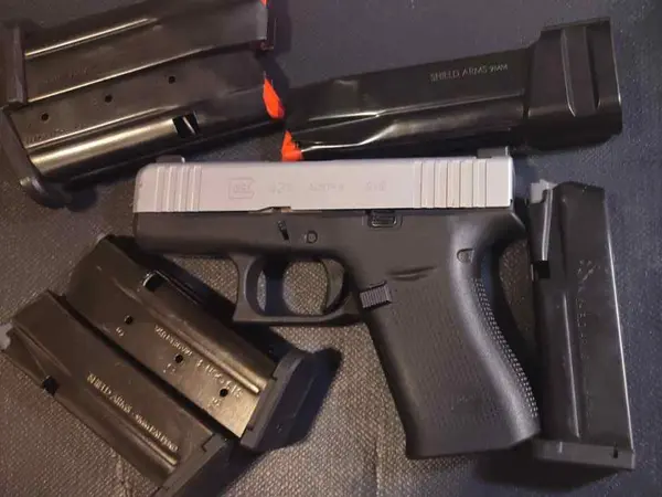 Glock 43x-night sites-6 Shield Arms Mags