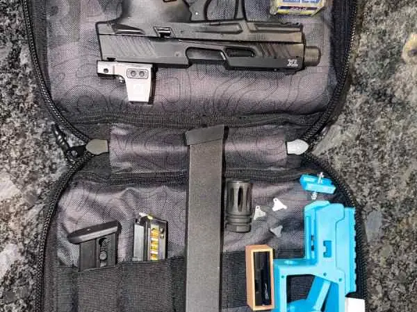 M&P 2.0 FULL SIZE w/ FRT AND MAGS & TX 22 FRT