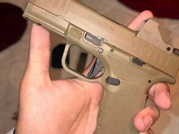 Hellcat Pro FDE Threaded Barrel