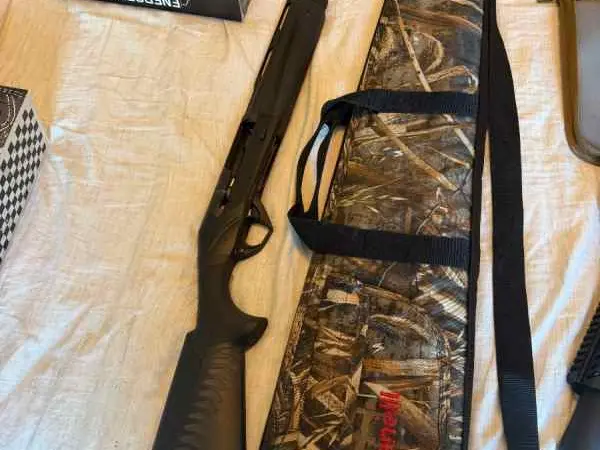 Benelli Super Black Eagle 3 Shotgun 12 Gauge