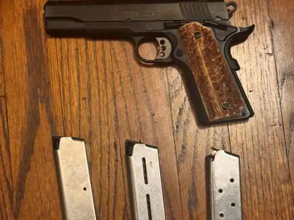 Colt 1911 Series 70 Competition .45 w 3 mags