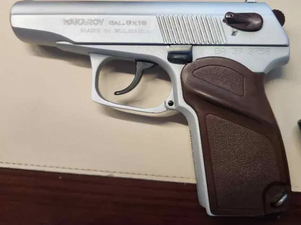 Nickel Plated Makarov / 3 Mags / 150 Rounds / Hols