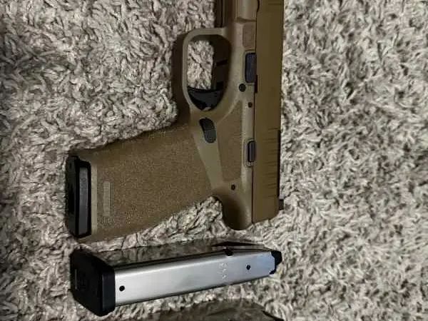 Springfield Hellcat Pro FDE