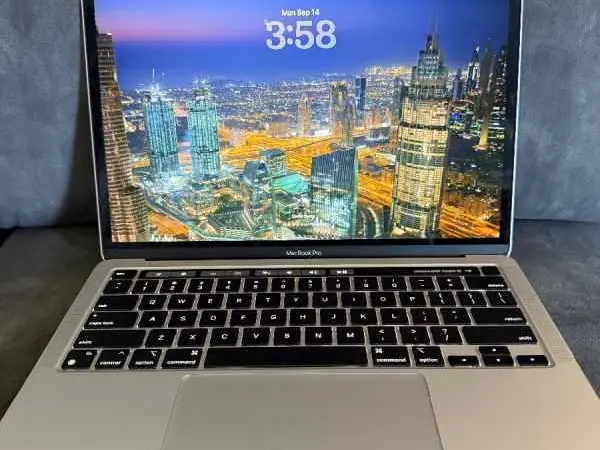 WTT MacBook Pro M2