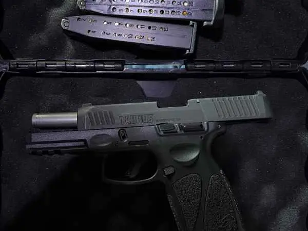 Taurus G3 Toro + extra mags