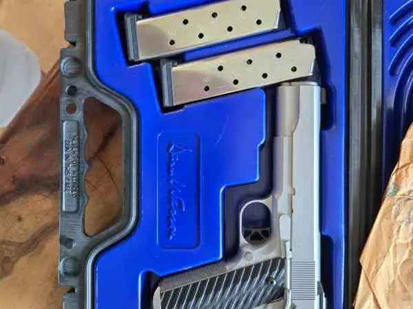 NIB Dan Wesson Valor 1911 45 unfired