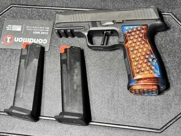 Sig Macro comp X AXG frame
