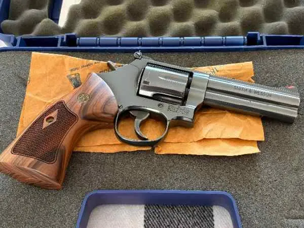Smith & Wesson 586 & 686+ (.357 mag)
