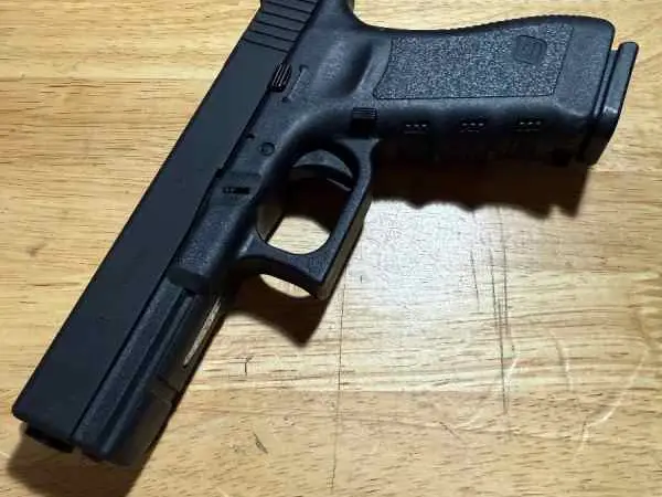 Rare Glock 31 .357 Sig - Tupperware Box, LEO Mags